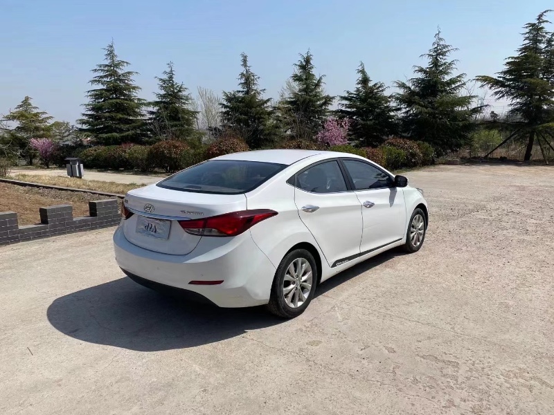 青岛17年现代朗动4