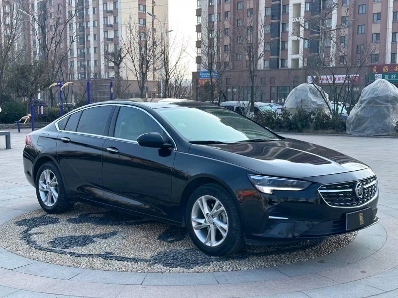 青岛21年别克君威7