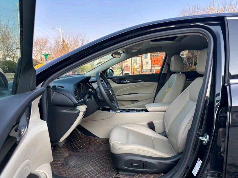 青岛21年别克君威4