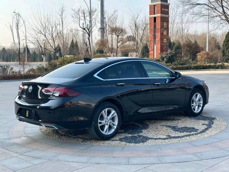 青岛21年别克君威2