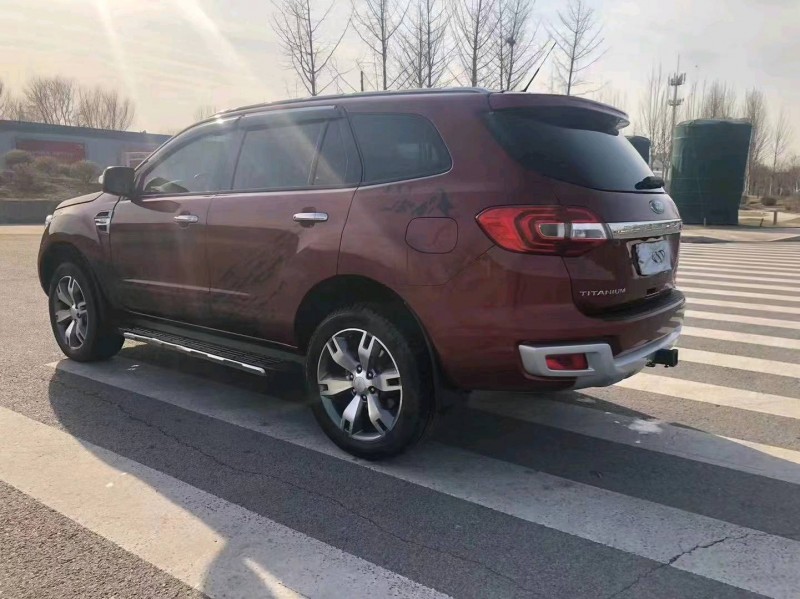 邢台17年福特撼路者8