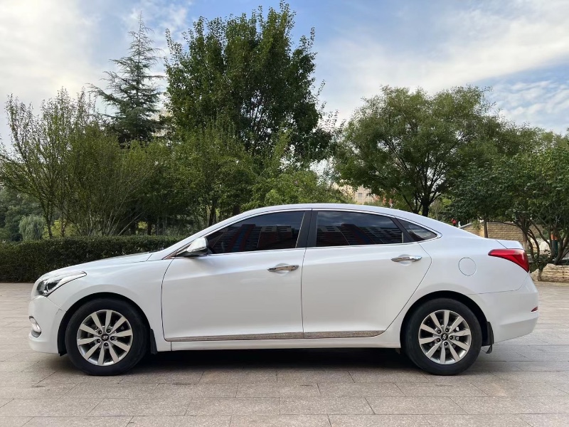 邯郸16年现代名图4