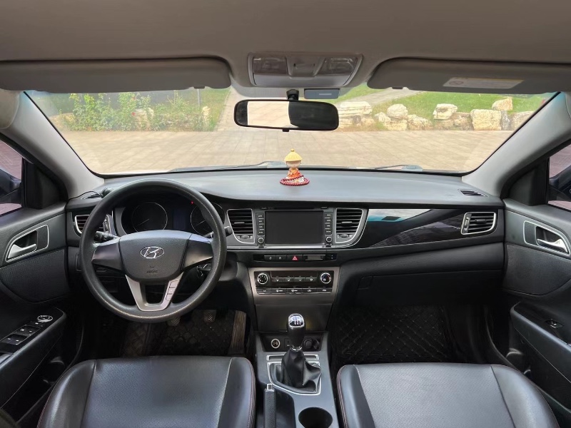 邯郸16年现代名图7