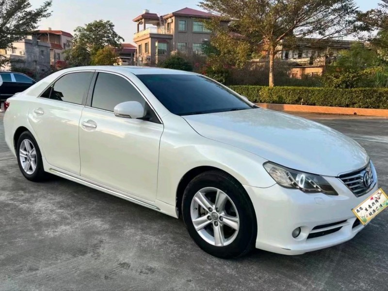 北京13年丰田锐志2