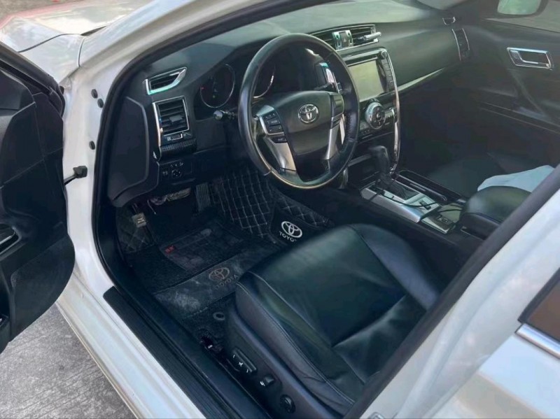 北京13年丰田锐志4