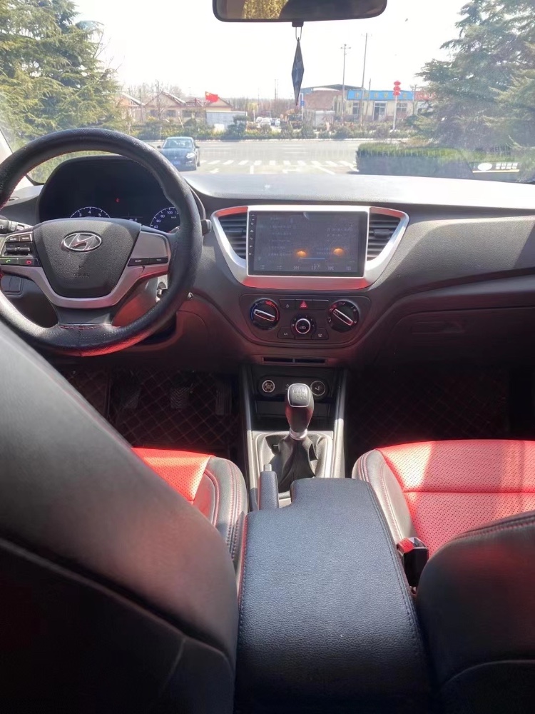 青岛19年现代悦纳2