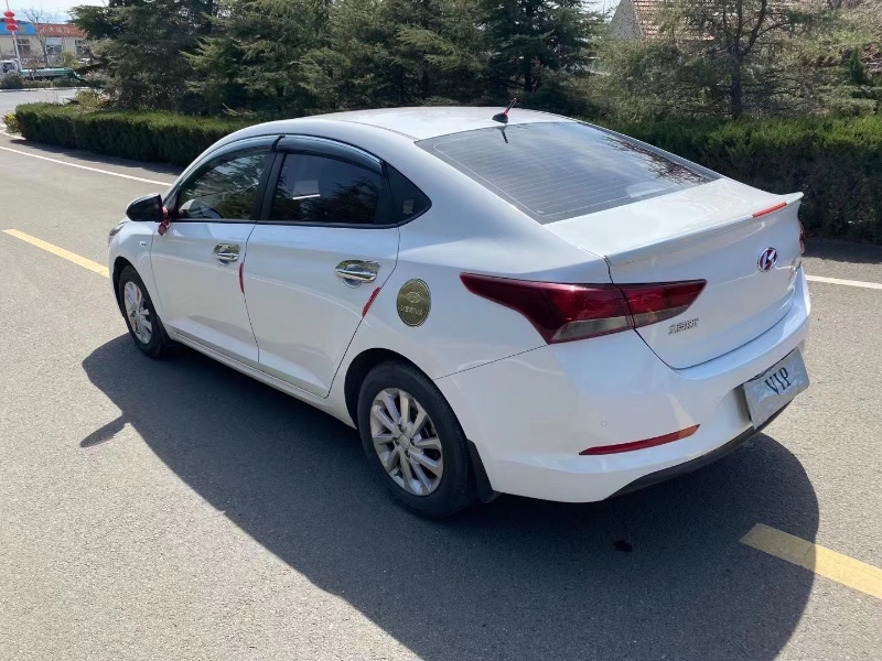 青岛19年现代悦纳5