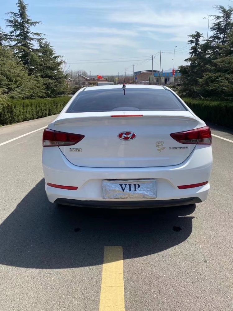 青岛19年现代悦纳8