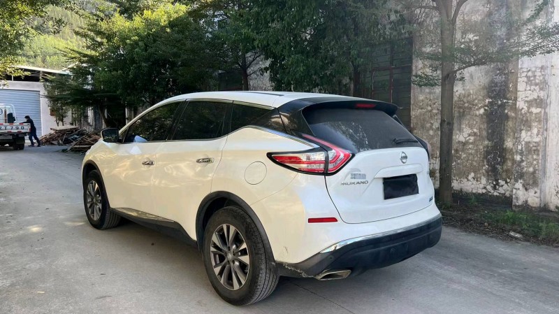 北京17年日产楼兰8