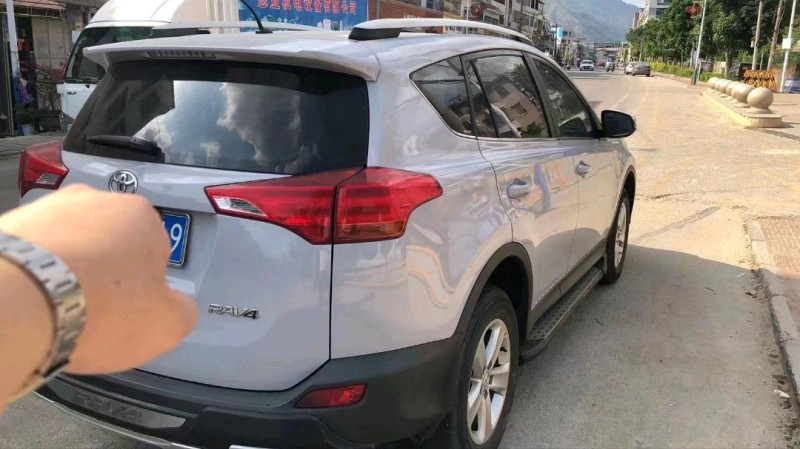 广州15年丰田RAV4荣放7