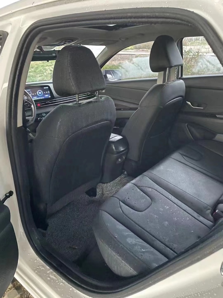 青岛21年现代伊兰特2