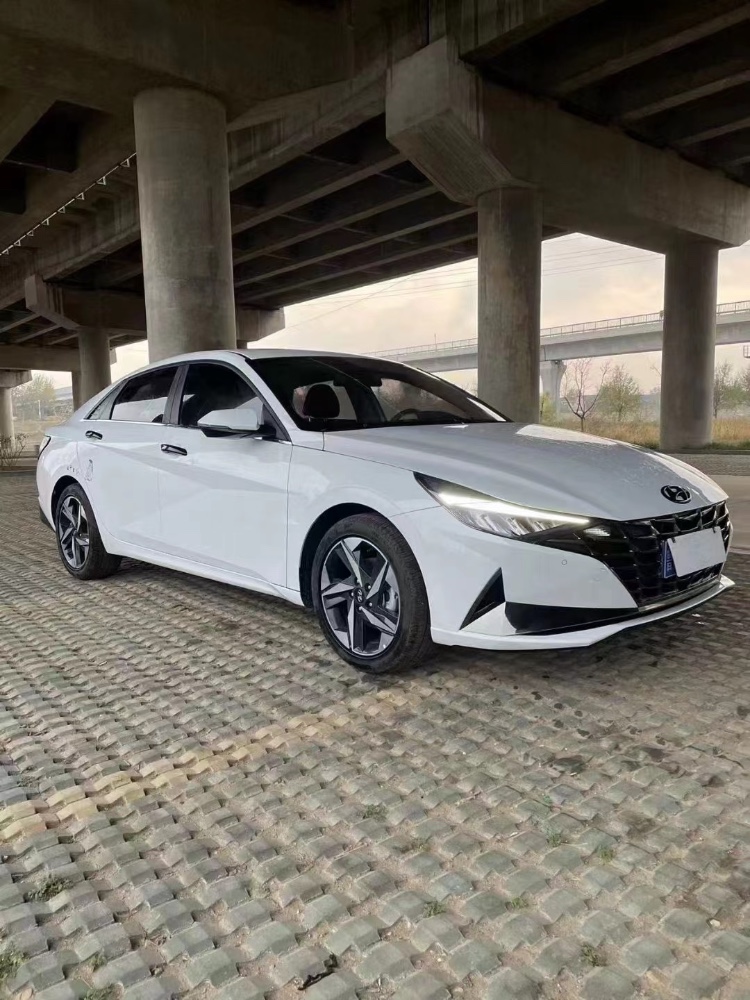 青岛21年现代伊兰特4