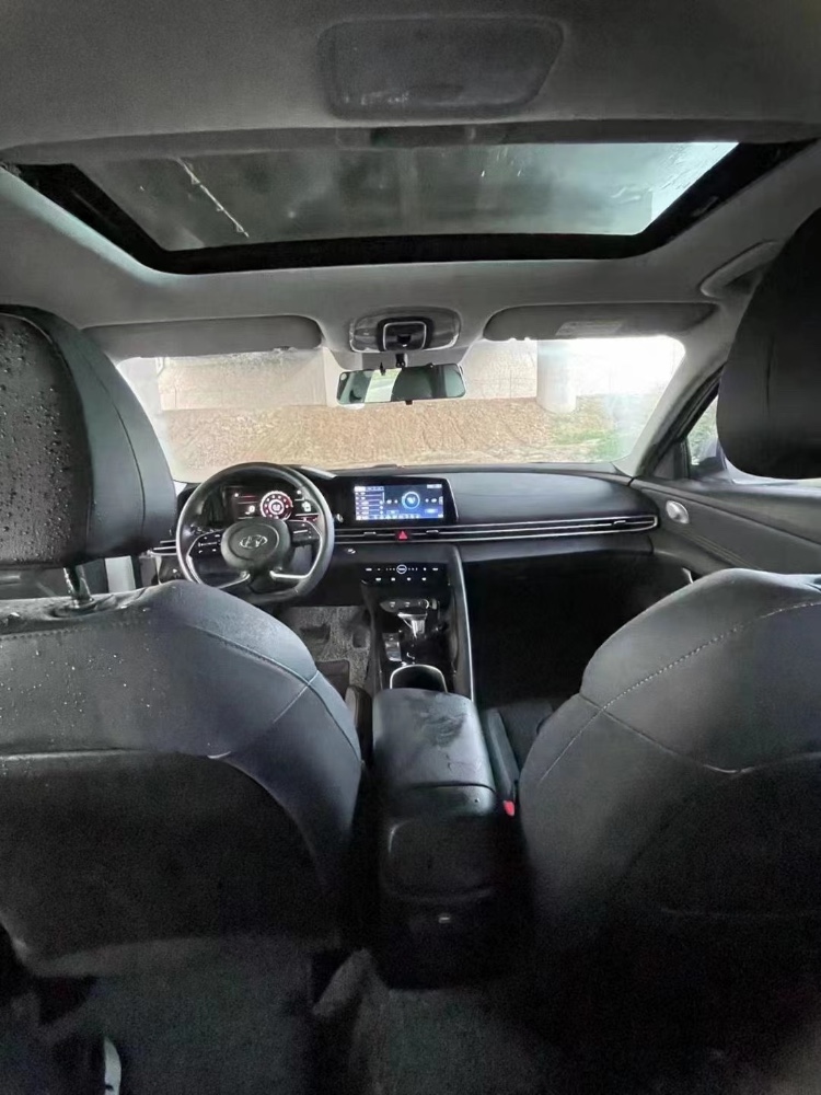 青岛21年现代伊兰特8