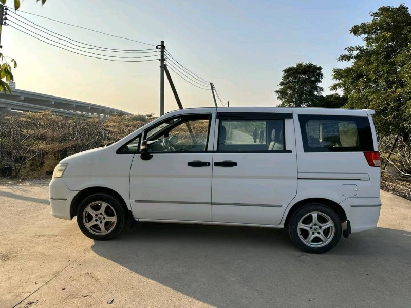 中山13年东风帅客8