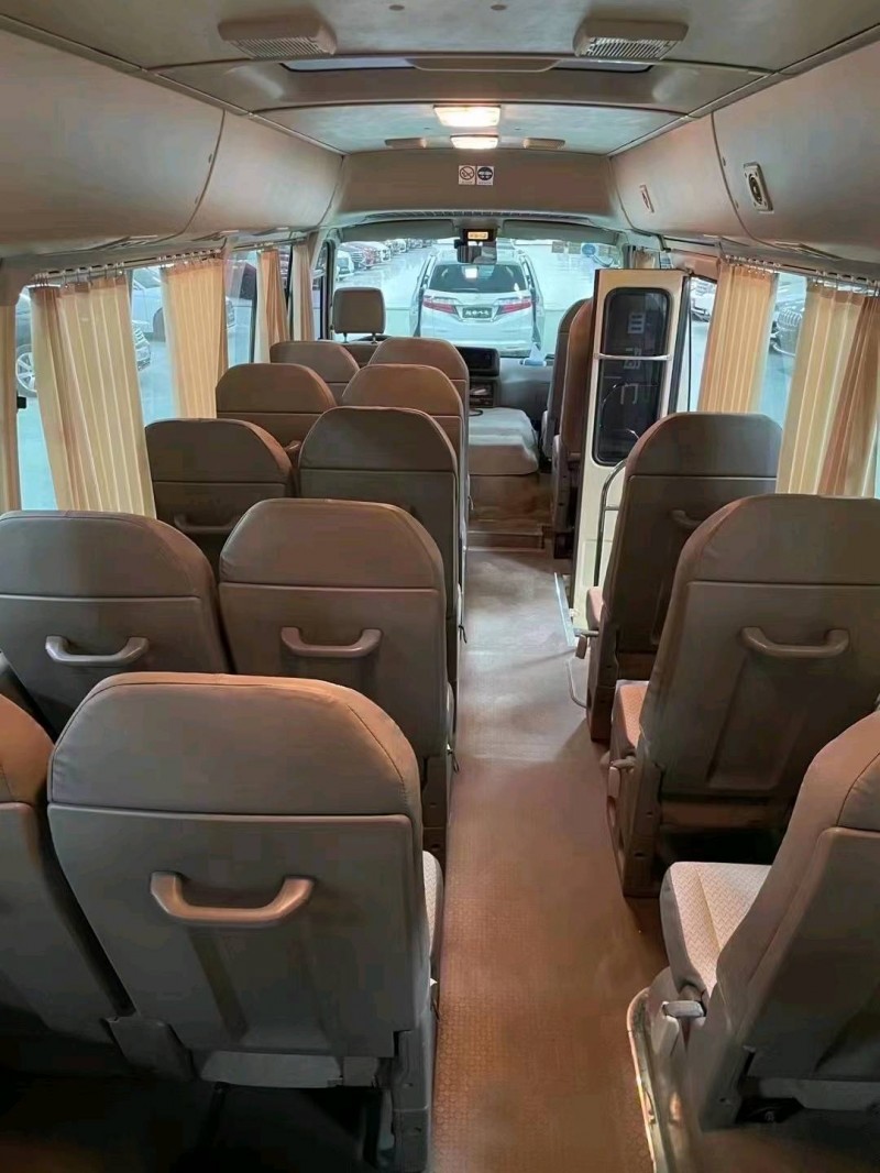 廊坊16年丰田考斯特2