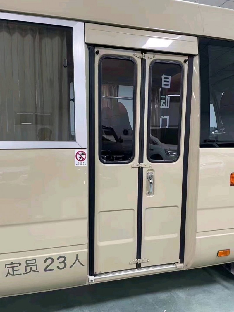 廊坊16年丰田考斯特1