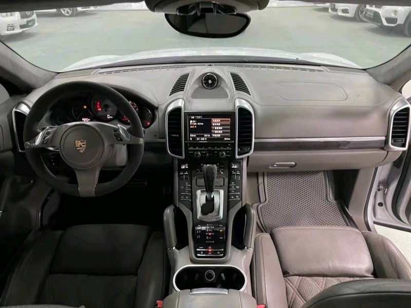 廊坊11年保时捷卡宴6