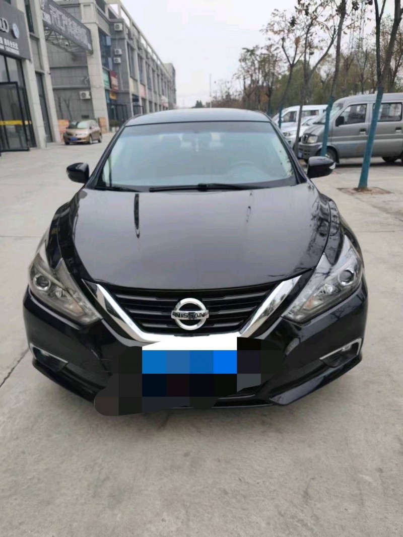 宜昌17年日产天籁4