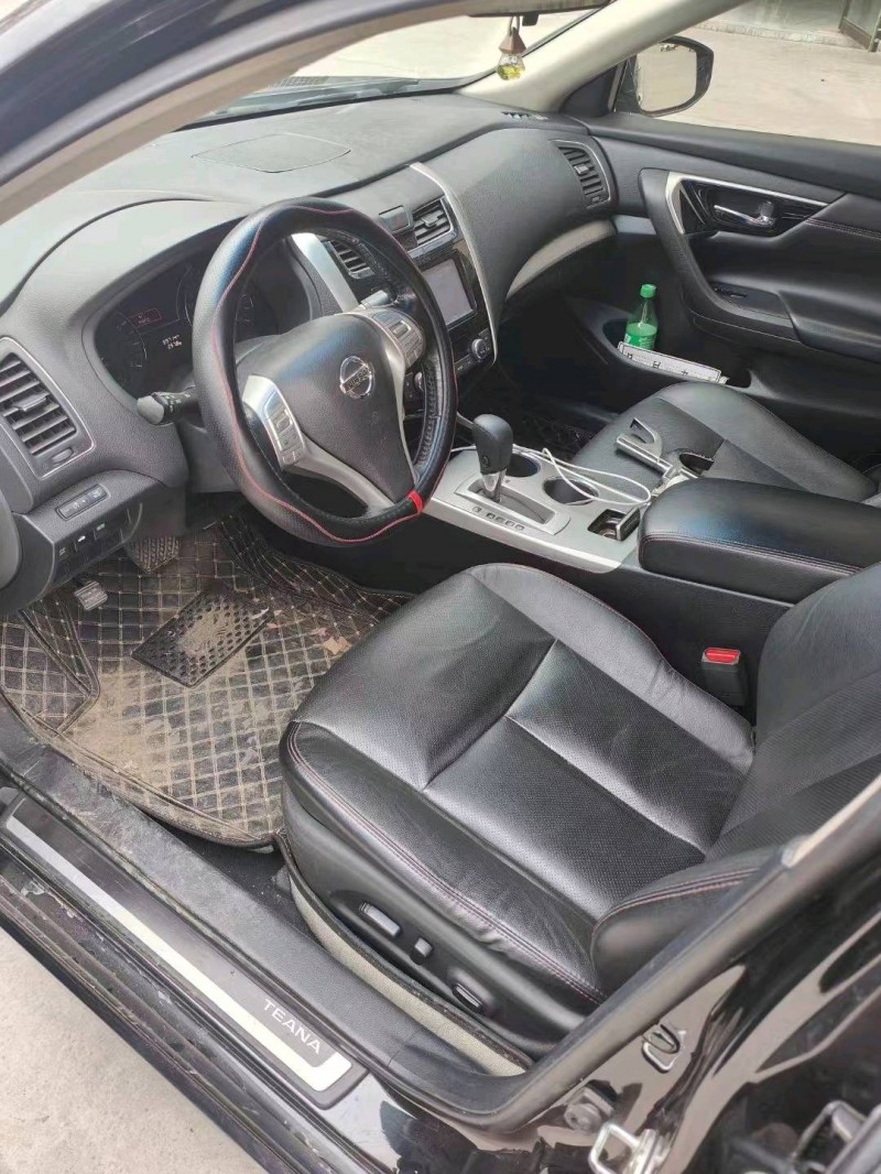 宜昌17年日产天籁6