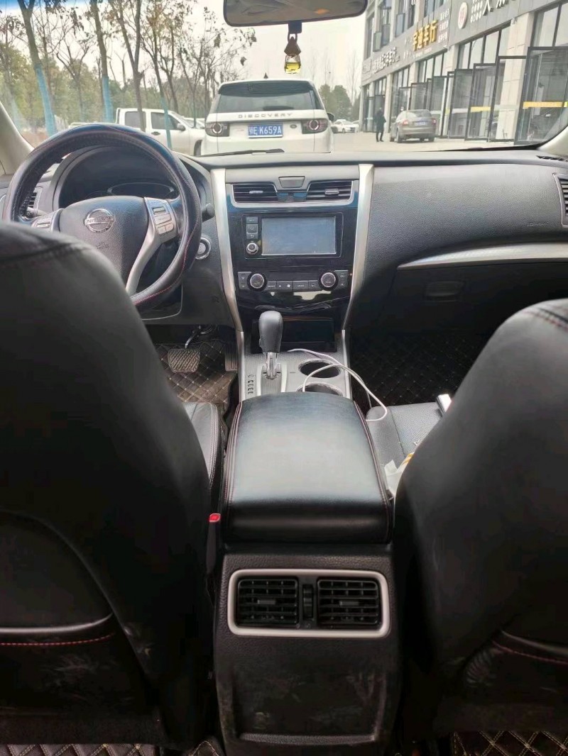 宜昌17年日产天籁7