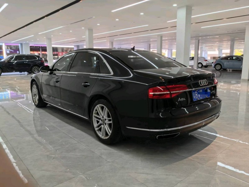 广州17年奥迪A8L7