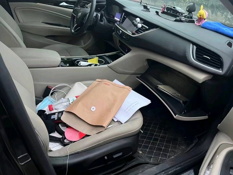 嘉兴21年别克君威5