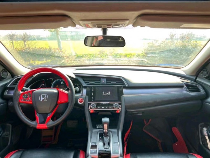盐城17年本田思域1