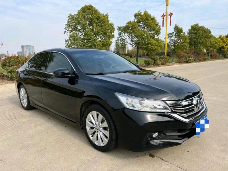 盐城14年本田雅阁3