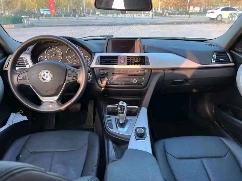 北京14年宝马3系9