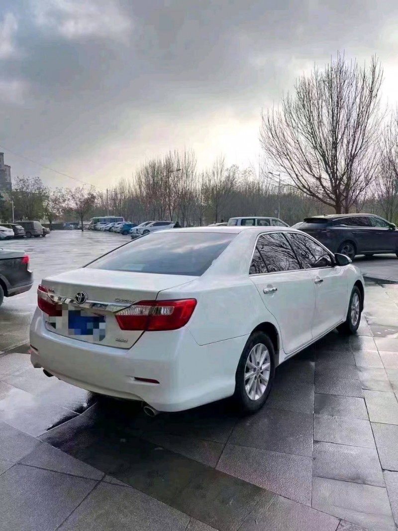 北京13年丰田凯美瑞5