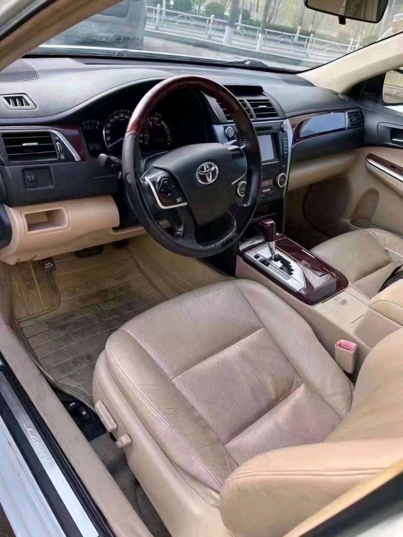 北京13年丰田凯美瑞9