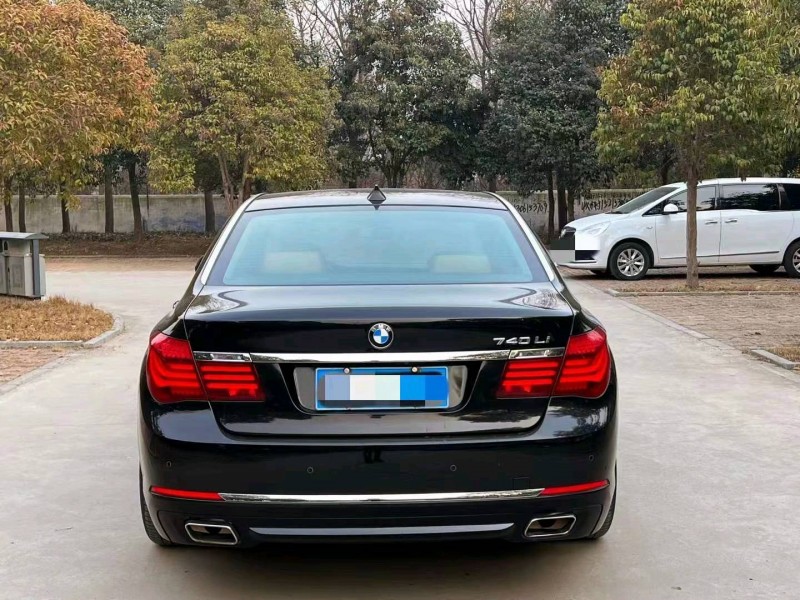 北京14年宝马7系8