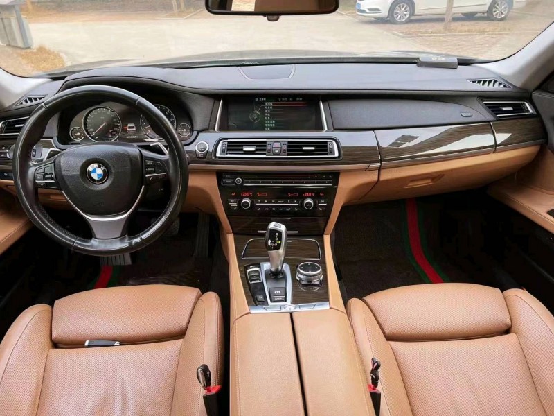 北京14年宝马7系4