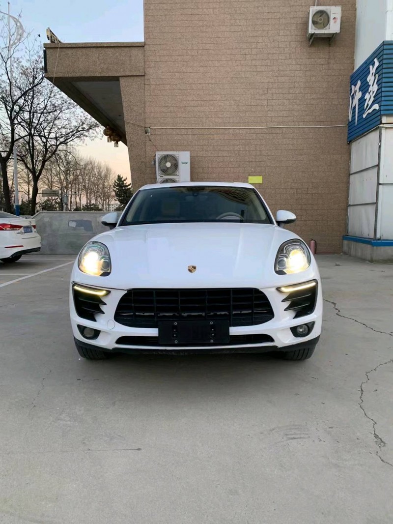 枣庄15年保时捷Macan1
