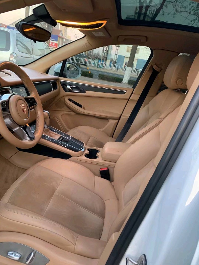 枣庄15年保时捷Macan7