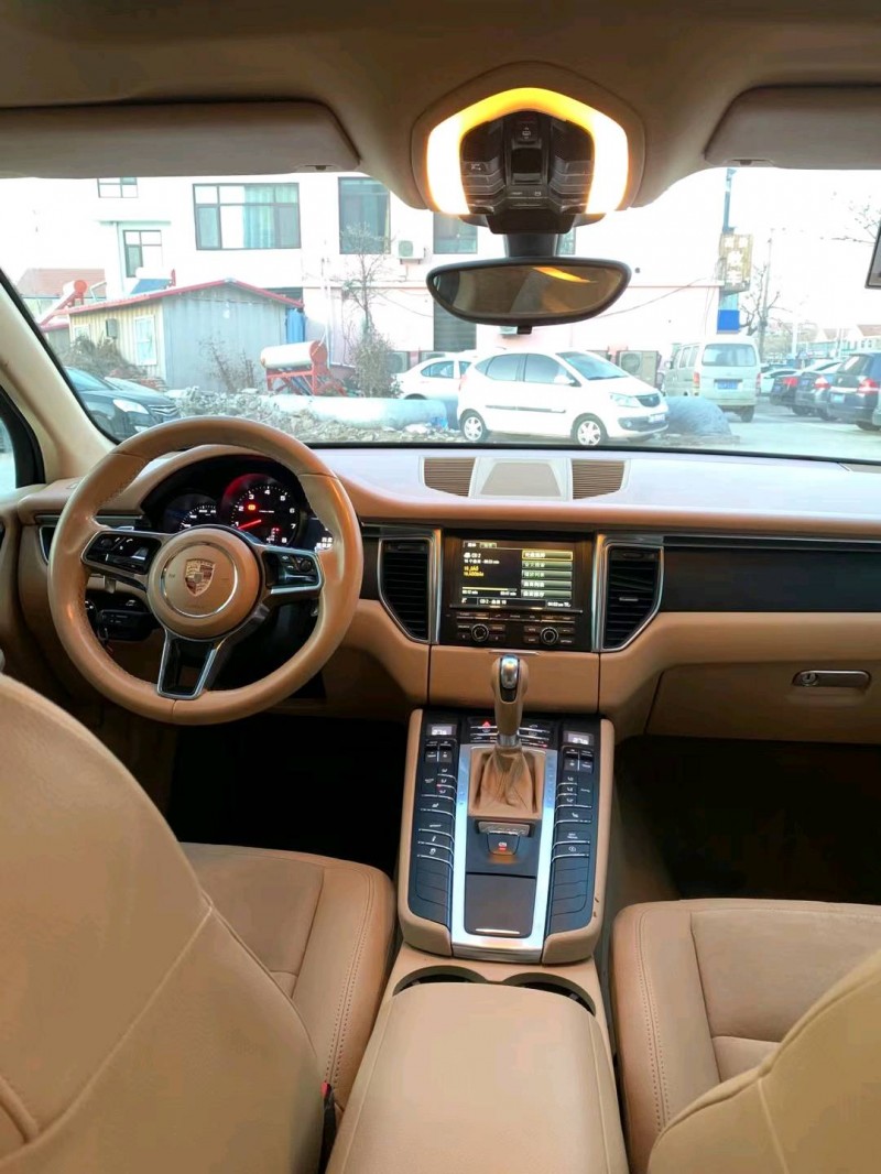 枣庄15年保时捷Macan9