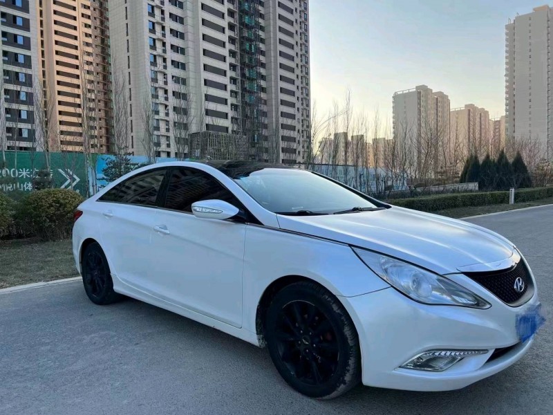 保定13年现代索纳塔八2