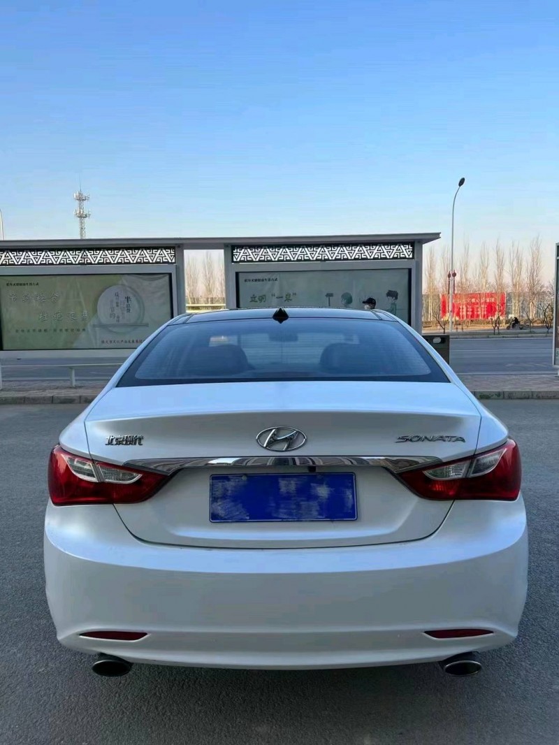 保定13年现代索纳塔八9