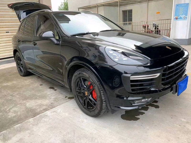 嘉兴12年保时捷卡宴8