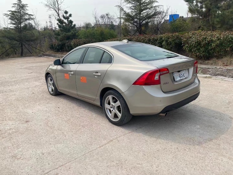 青岛12年沃尔沃S60L6