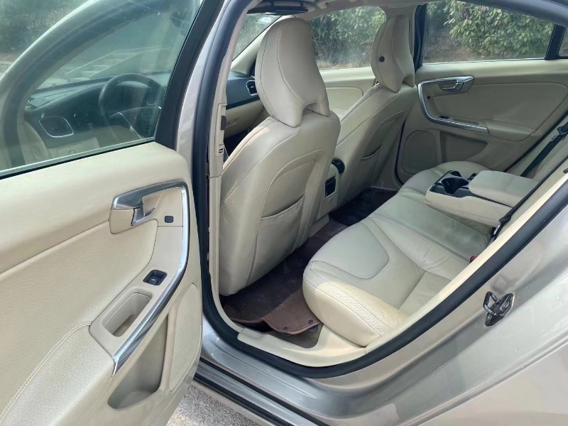 青岛12年沃尔沃S60L8