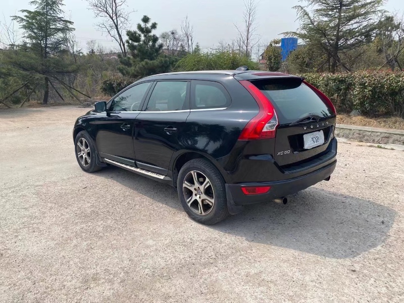 青岛12年沃尔沃XC608