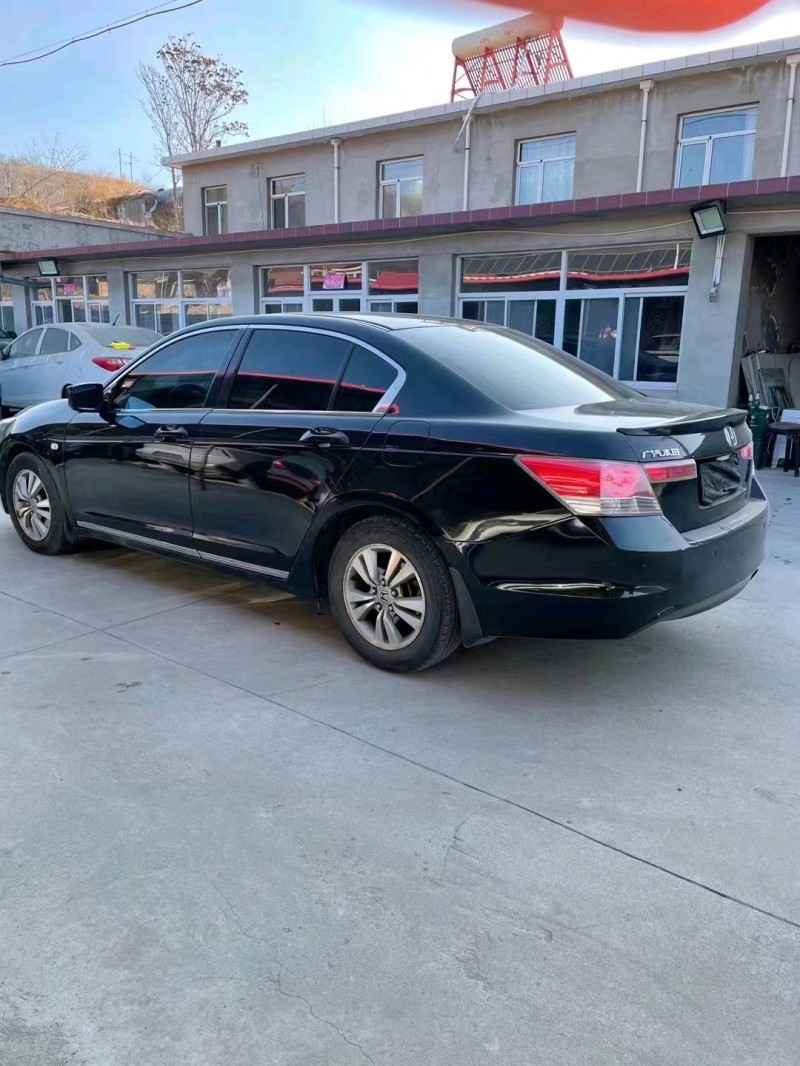 石家庄10年本田雅阁4