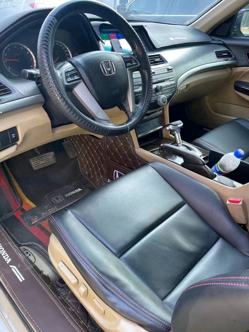 石家庄10年本田雅阁8