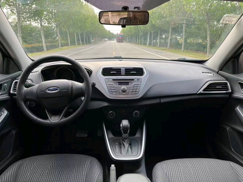 徐州21年福特福睿斯4