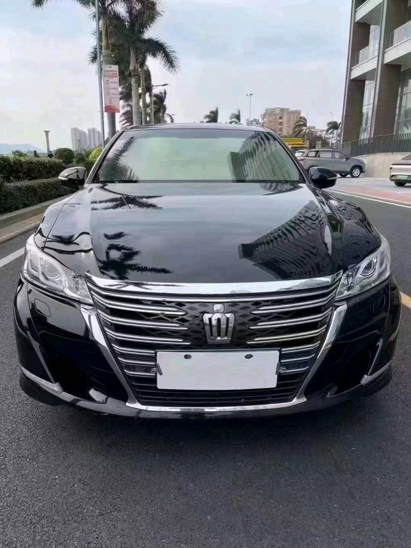 珠海15年丰田皇冠1