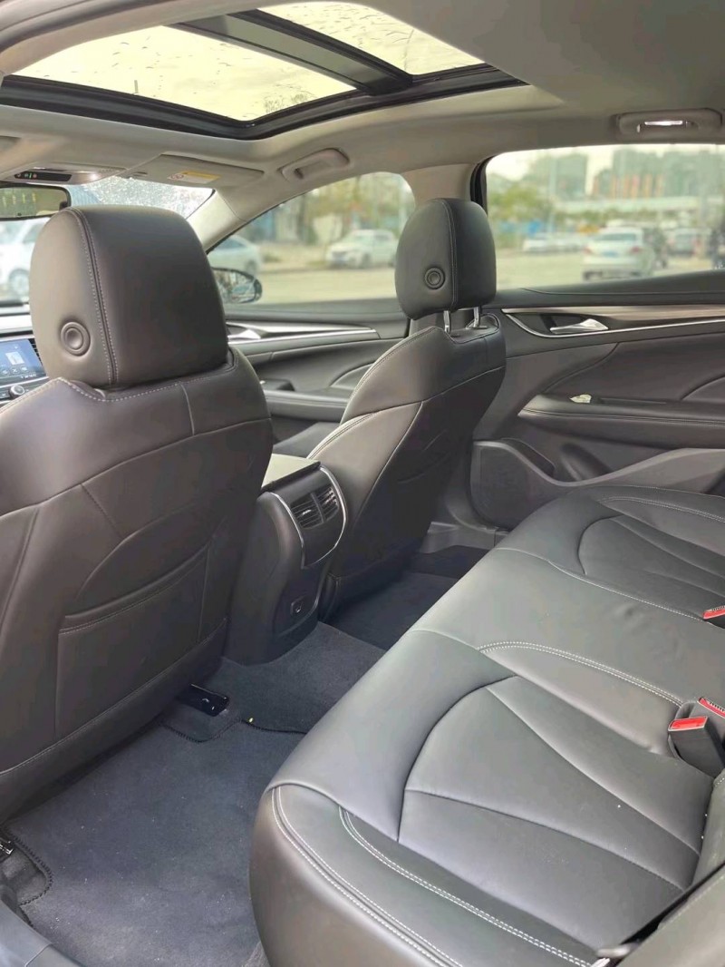 珠海21年别克君越7