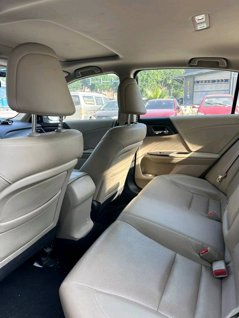 东莞15年本田雅阁5