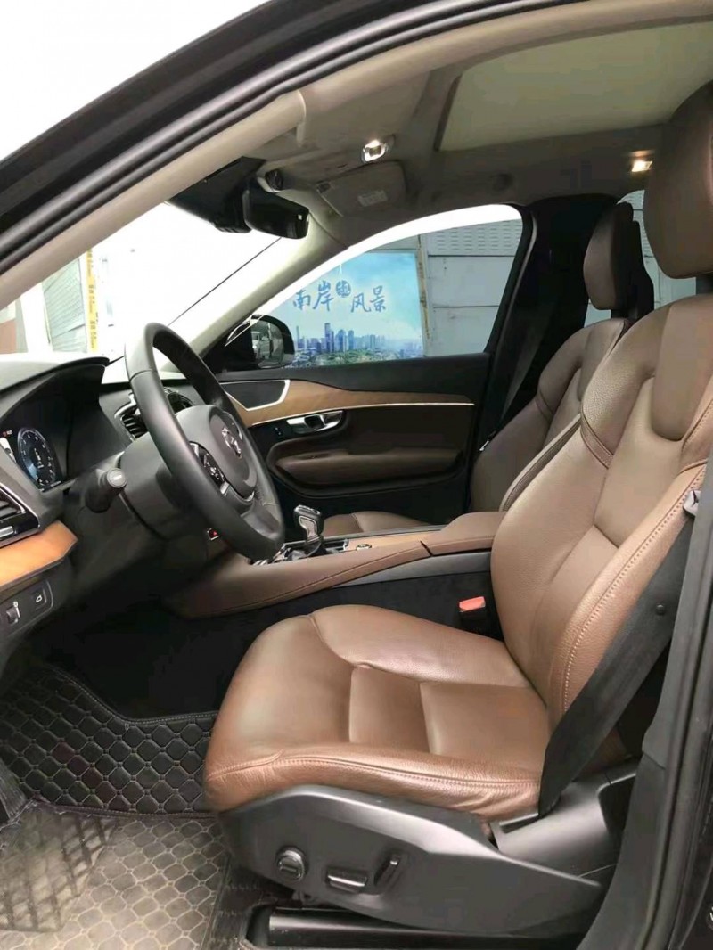 重庆20年沃尔沃XC905