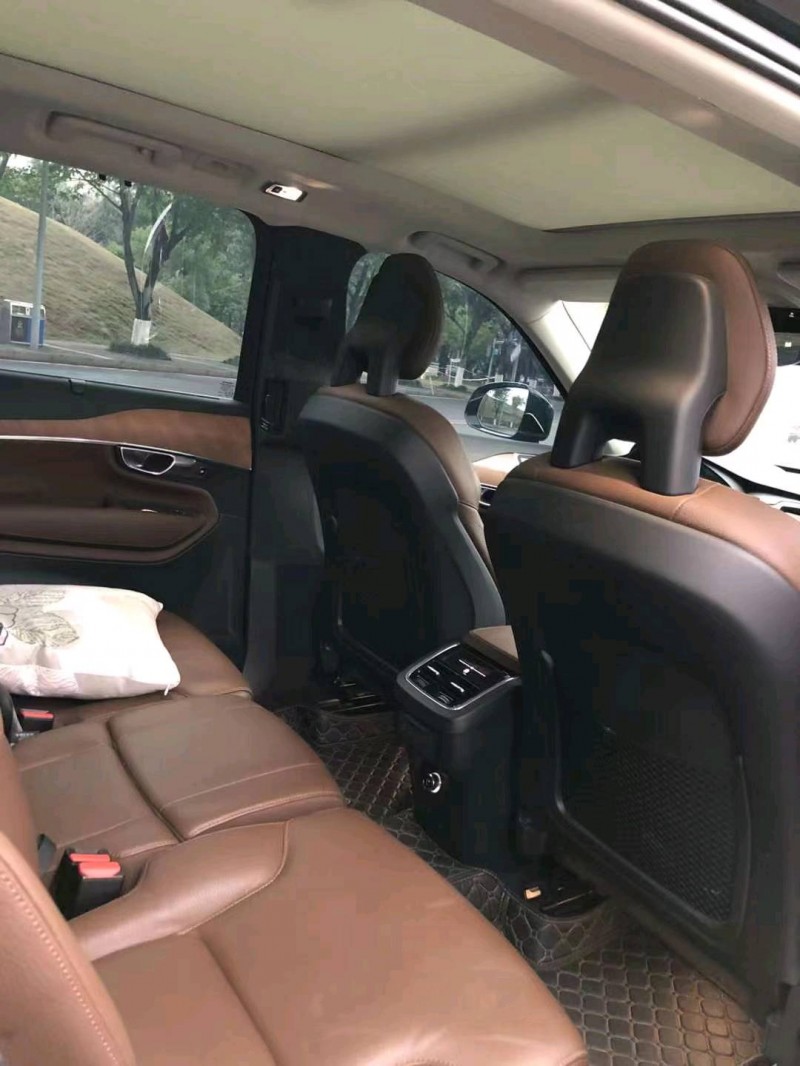 重庆20年沃尔沃XC902